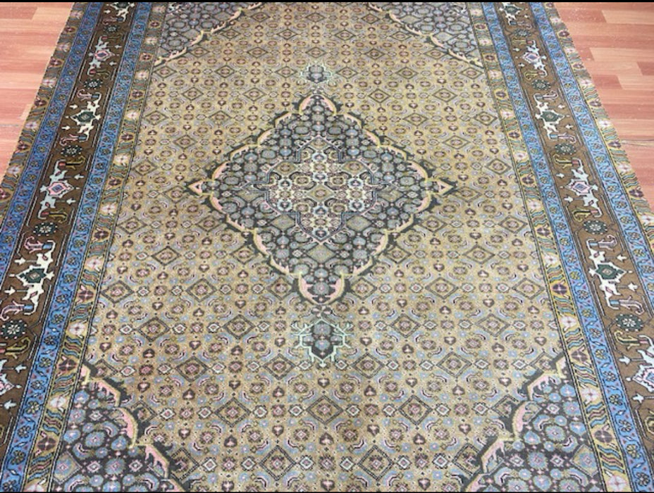 6’6” × 9’4” Hand-Knotted Persian Wool Rug – Beige & Blue Diamond Medallion