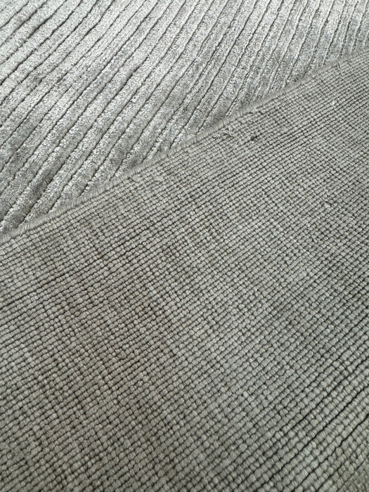 5’X8’ Hand Loomed Nepali Wool Area Rug- Beige/Grey