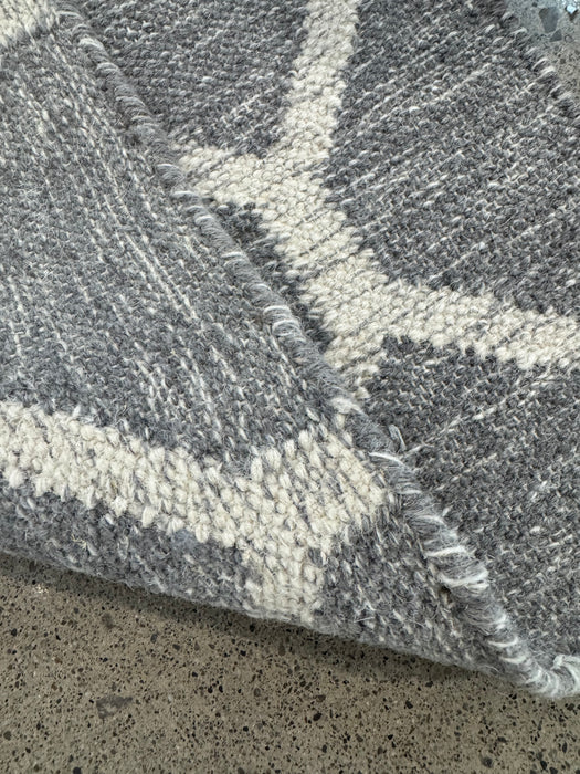 2'x3' 100% Wool Nepali Hand Knotted Area Rug