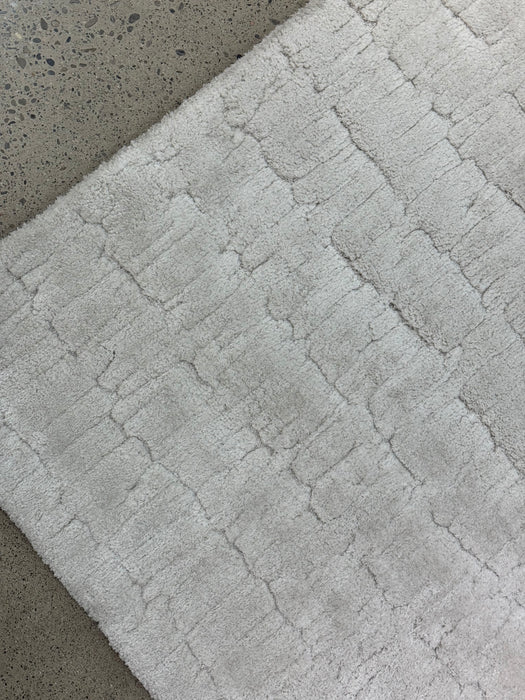 3'5" x 7'10" Belgium-Made Fine Quality Machine-Made Runner Rug - Ivory