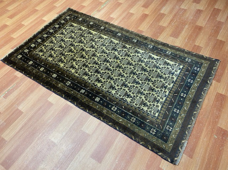 3’3” × 5’9” Hand-Knotted Baluch Wool Rug – Ivory & Indigo Geometric Motif