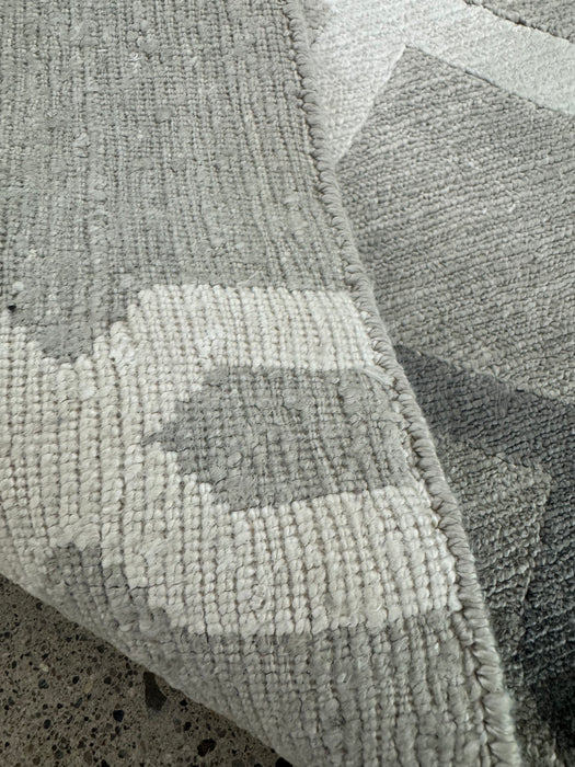 2'x3' 100% Wool Nepali Hand Knotted Area Rug