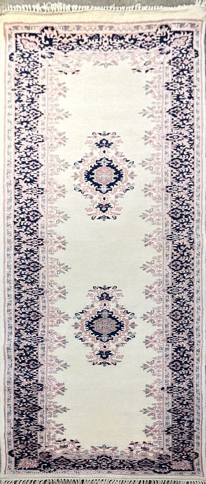 2'6" x 10'6" Indo-Persian 100% Wool Hand-knotted area rug