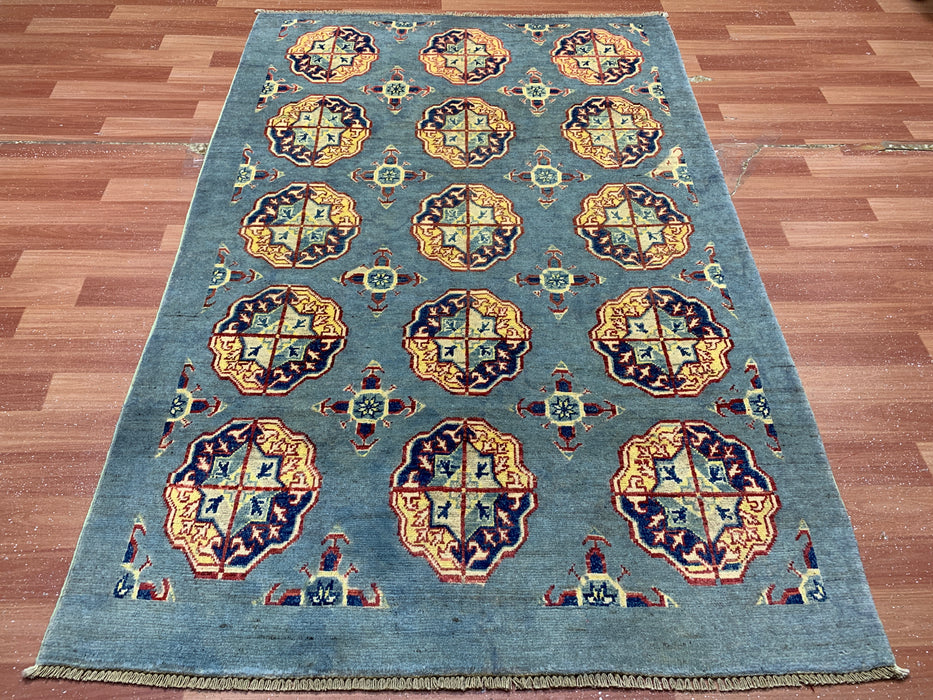 3'11" × 5'11" Hand-Knotted Wool Rug – Gray Field with Geometric Medallions