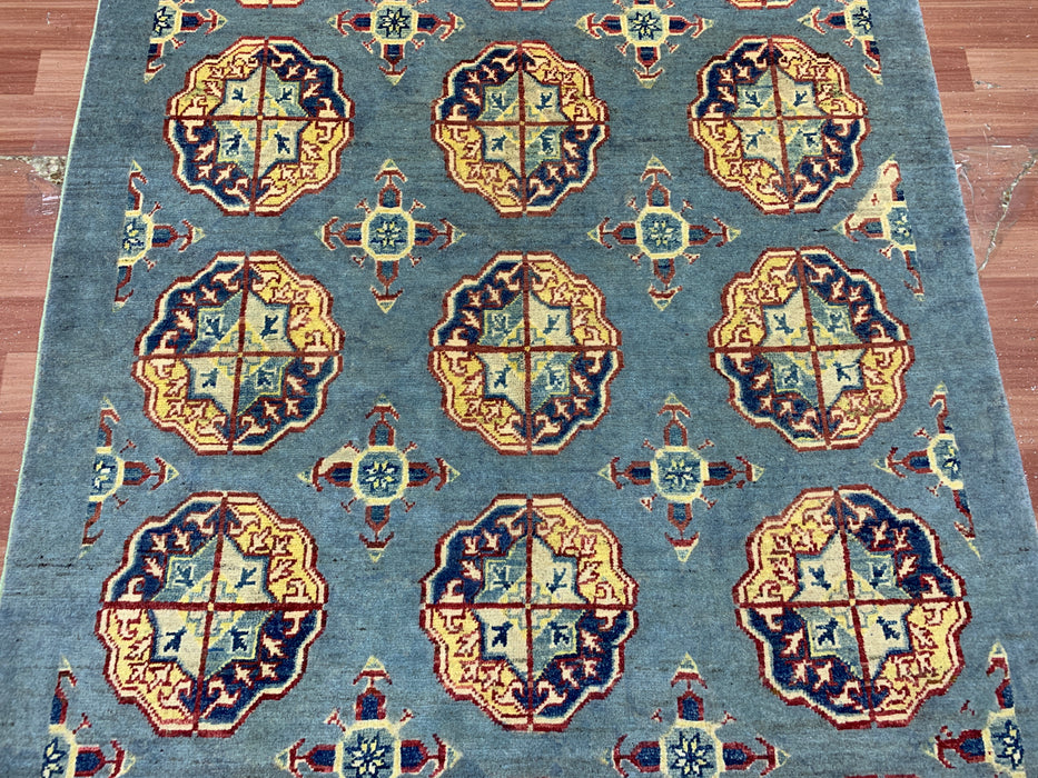 3'11" × 5'11" Hand-Knotted Wool Rug – Gray Field with Geometric Medallions