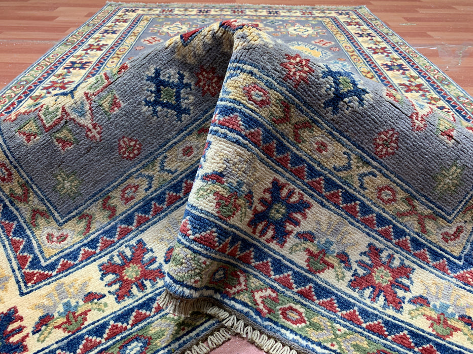 3'10" × 6'1" Hand-Knotted Wool Rug – Gray with Geometric Star Medallions