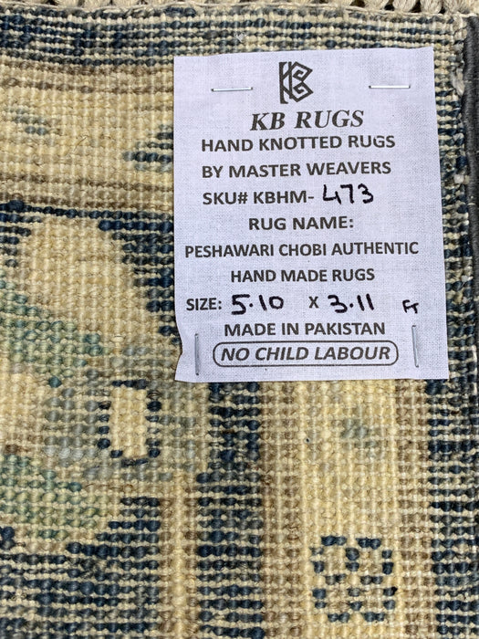 3'11" × 5'10" Hand-Knotted Wool Rug – Black with Floral Motifs