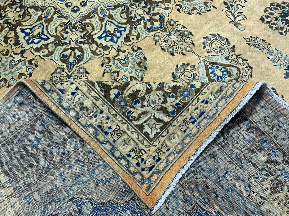 9'7" × 12'8" Hand-Knotted Persian Kashan Wool Rug – Gold Field with Blue Floral Medallion Design