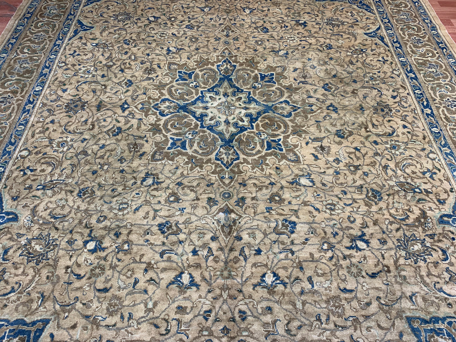 9'9" × 12'10" Hand-Knotted Persian Wool Rug – Beige with Blue Floral Medallion Design