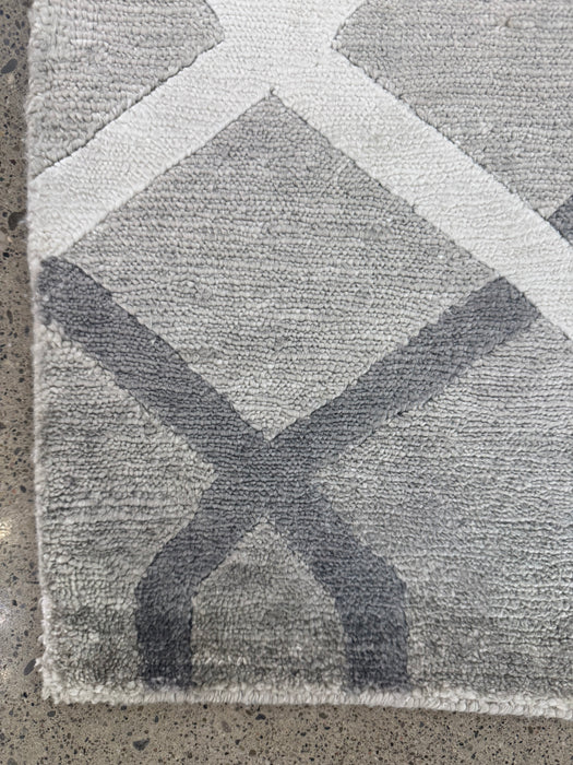 2'x3' 100% Wool Nepali Hand Knotted Area Rug