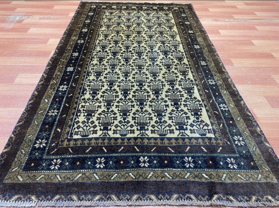 3’3” × 5’9” Hand-Knotted Baluch Wool Rug – Ivory & Indigo Geometric Motif