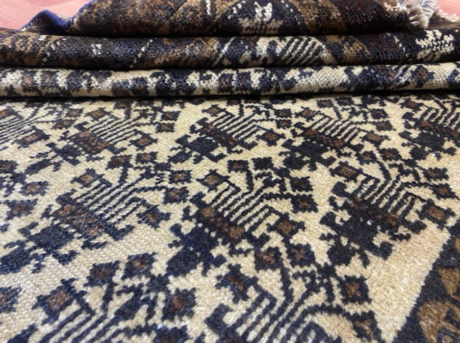 3’3” × 5’9” Hand-Knotted Baluch Wool Rug – Ivory & Indigo Geometric Motif