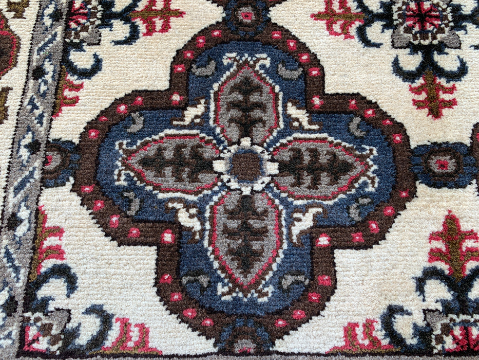 5'3 x 3'4 Hand-Knotted Peshawari Chobi Wool Rug - Ivory Traditional Medallion Area Rug - KBHM-574
