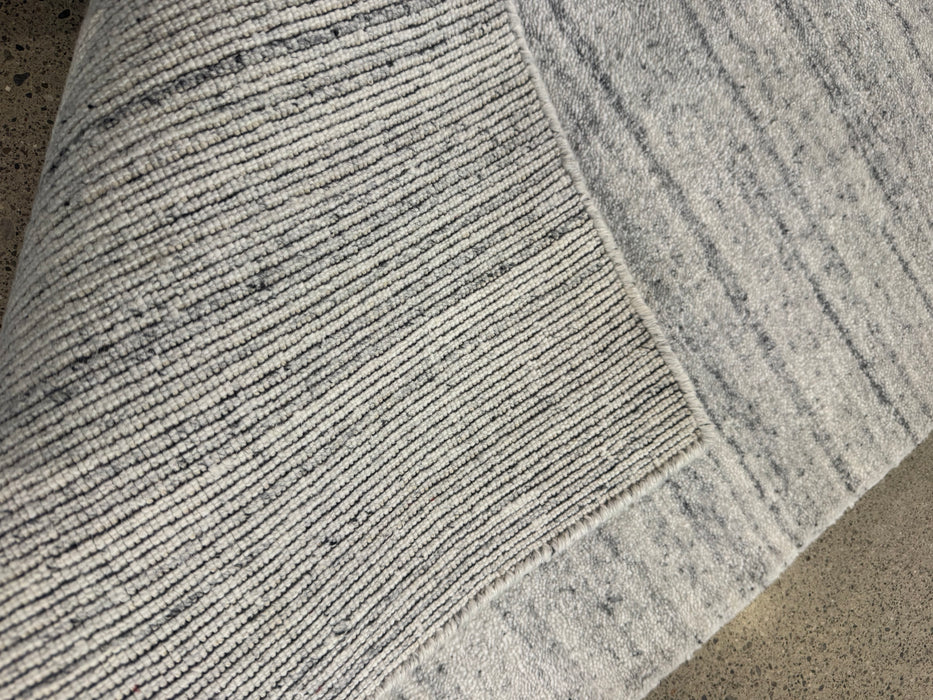 2'x3' 100% Wool Nepali Hand Knotted Area Rug