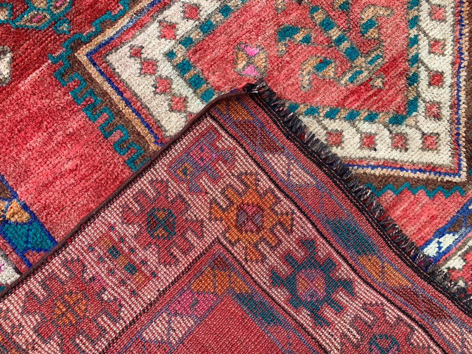 8'11 x 4'6 Hand-Knotted Persian Wool Rug - Coral Tribal Medallion Area Rug - KBHM-649
