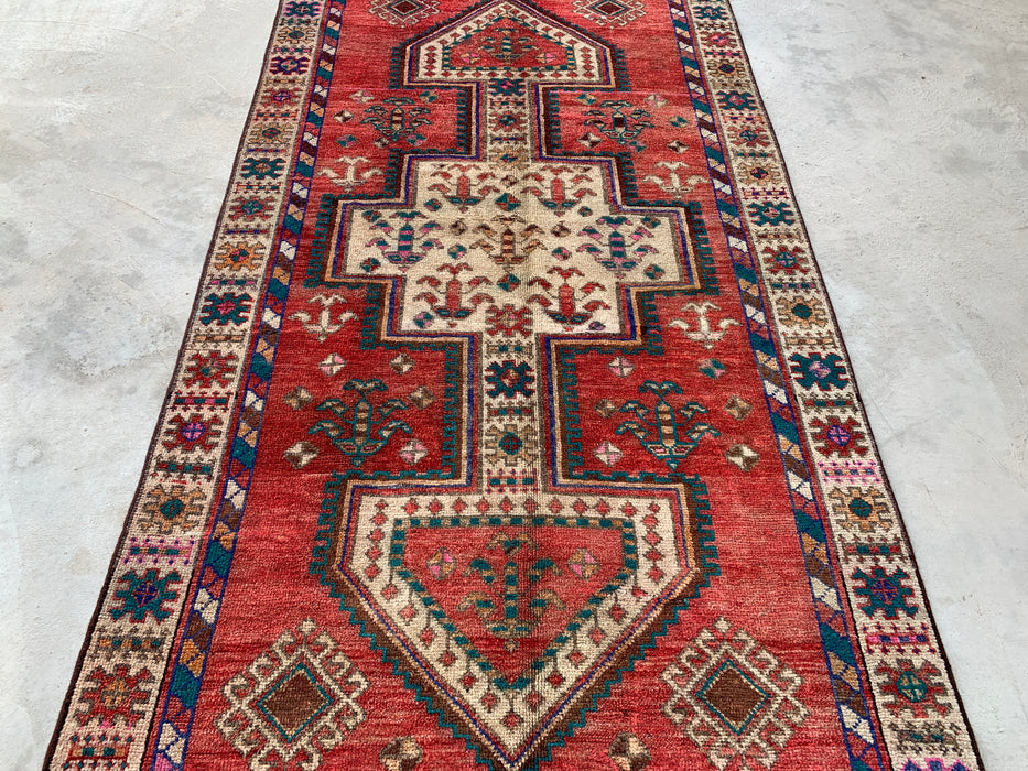 8'11 x 4'6 Hand-Knotted Persian Wool Rug - Coral Tribal Medallion Area Rug - KBHM-649