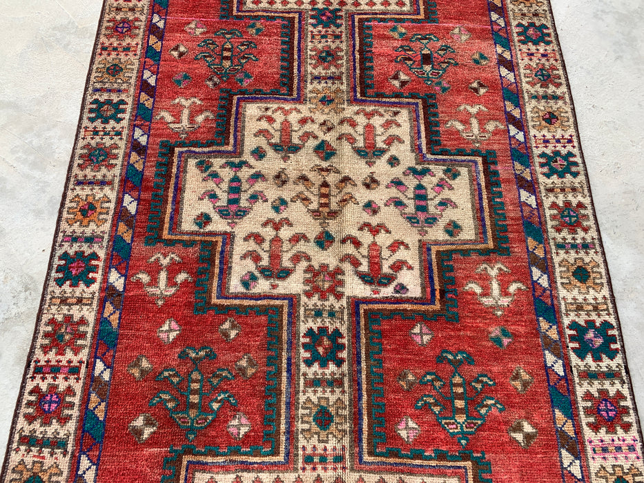 8'11 x 4'6 Hand-Knotted Persian Wool Rug - Coral Tribal Medallion Area Rug - KBHM-649