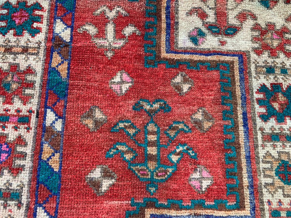 8'11 x 4'6 Hand-Knotted Persian Wool Rug - Coral Tribal Medallion Area Rug - KBHM-649