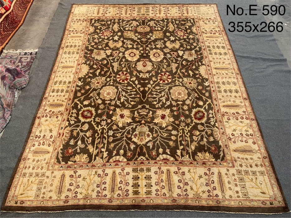 8’9” × 11’8” Genuine Hand-Knotted Wool Rug – Traditional Floral Design