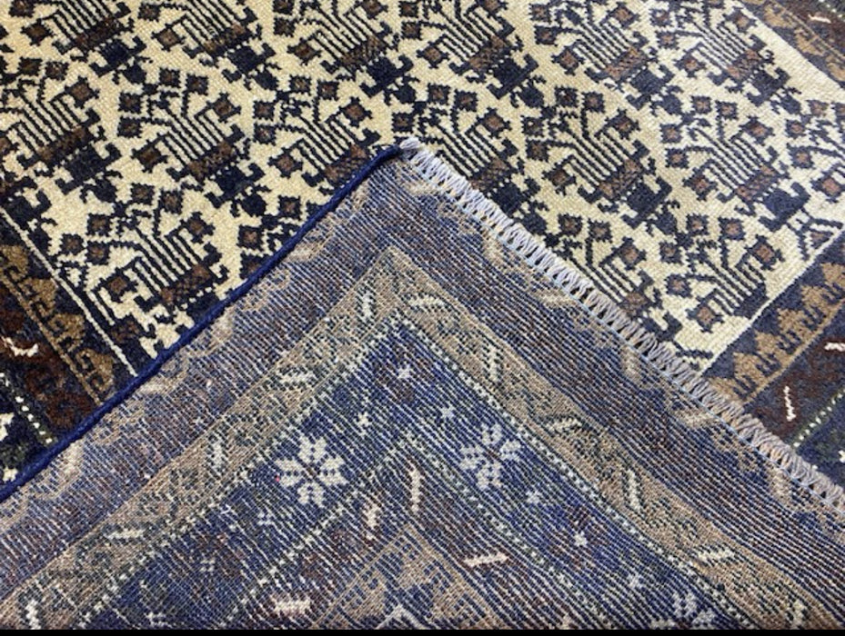 3’3” × 5’9” Hand-Knotted Baluch Wool Rug – Ivory & Indigo Geometric Motif