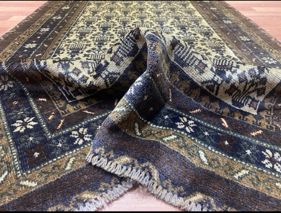 3’3” × 5’9” Hand-Knotted Baluch Wool Rug – Ivory & Indigo Geometric Motif