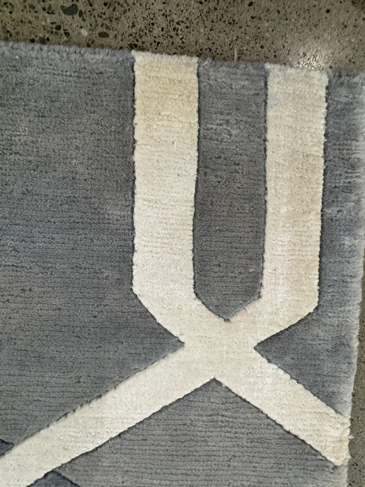 2'x3' 100% Wool Nepali Hand Knotted Area Rug