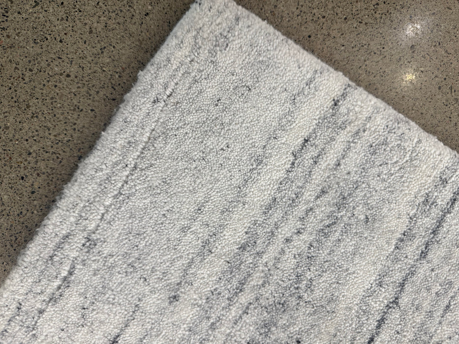 2'x3' 100% Wool Nepali Hand Knotted Area Rug