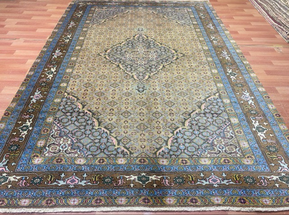 6’6” × 9’4” Hand-Knotted Persian Wool Rug – Beige & Blue Diamond Medallion