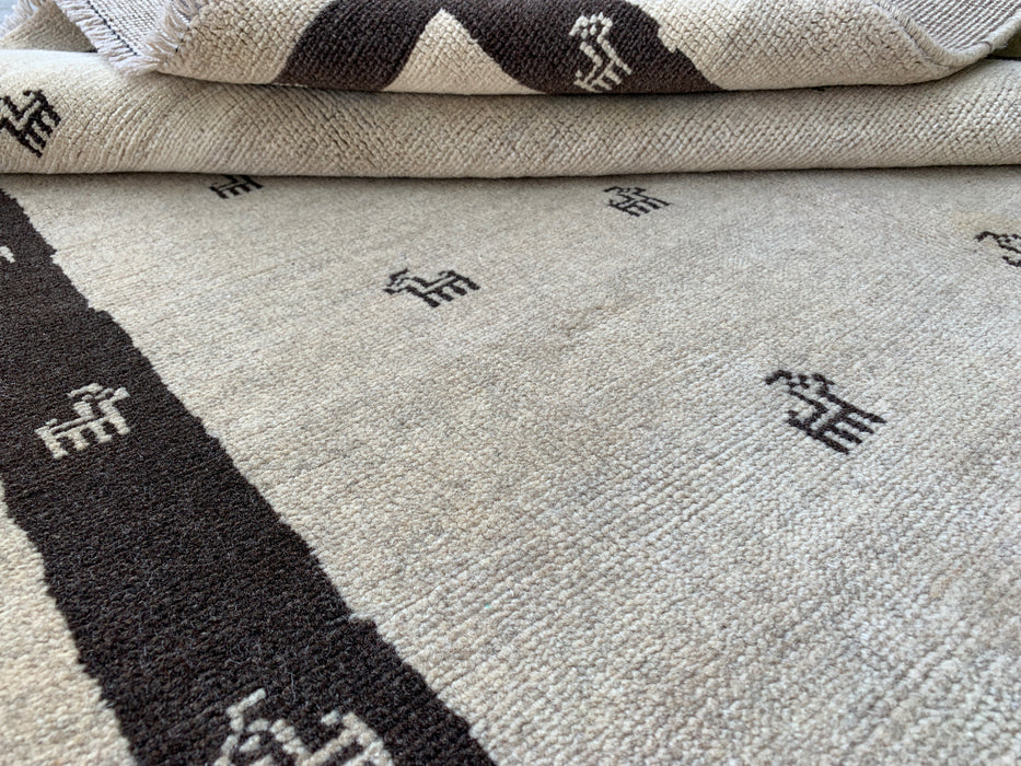 5'5 x 3'11 Hand-Knotted Persian Wool Rug - Ivory Minimal Animal Motif Design - KBHM-951