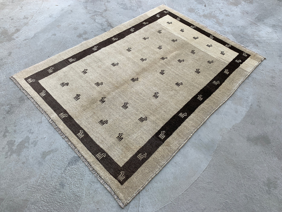 5'5 x 3'11 Hand-Knotted Persian Wool Rug - Ivory Minimal Animal Motif Design - KBHM-951