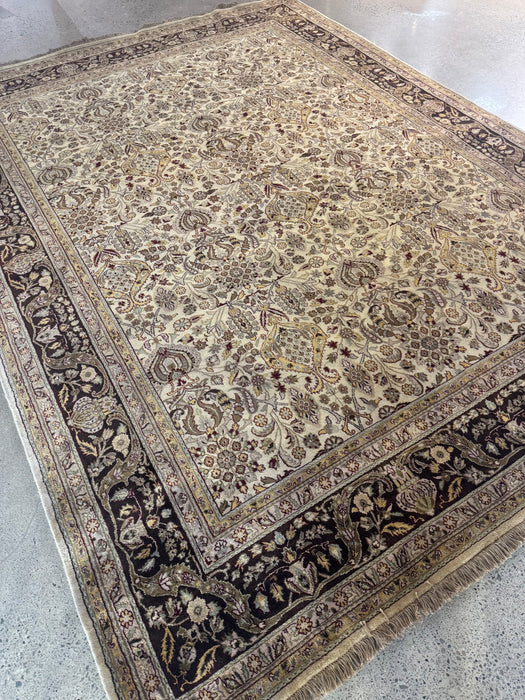 Traditional Floral Area Rug – Beige / Brown with Dark Border – 9' x 12'