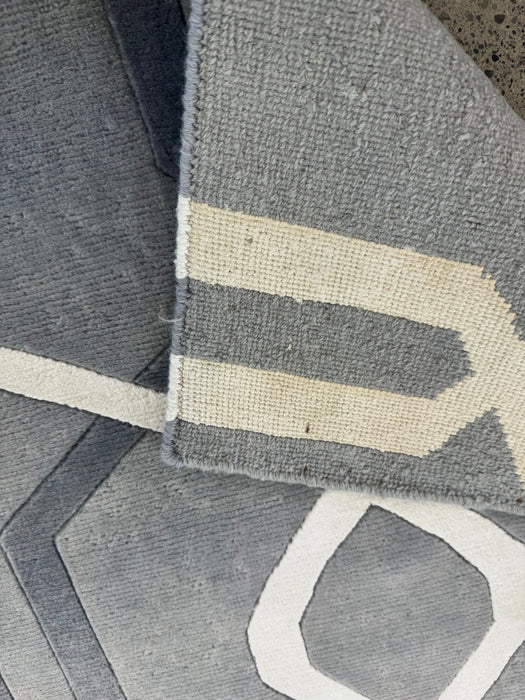 2'x3' 100% Wool Nepali Hand Knotted Area Rug