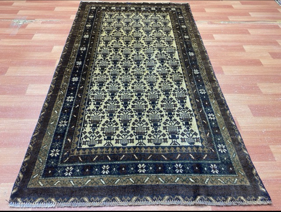 3’3” × 5’9” Hand-Knotted Baluch Wool Rug – Ivory & Indigo Geometric Motif