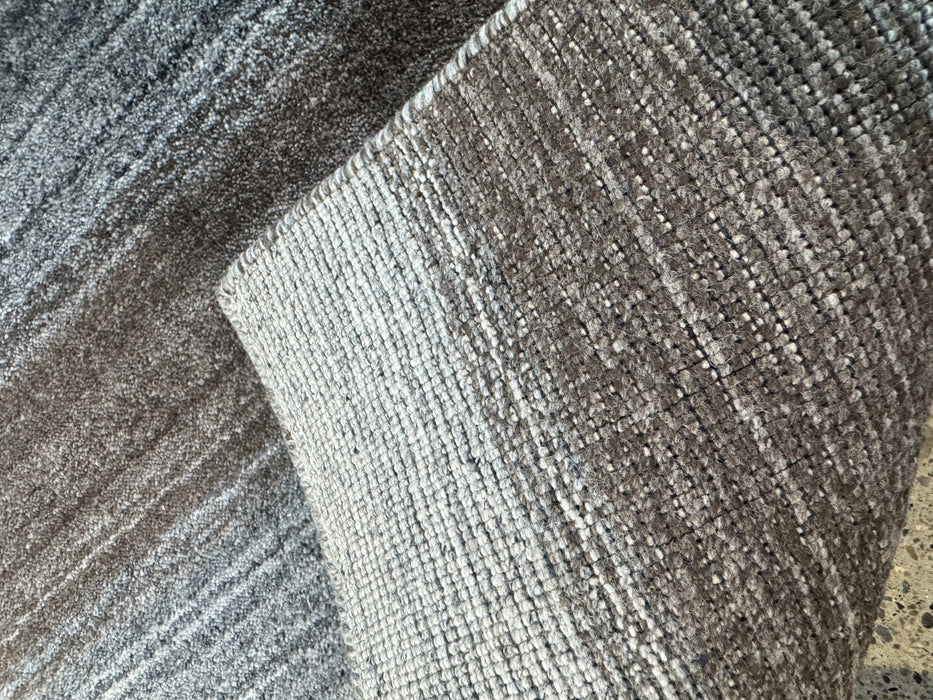 2'x3' 100% Wool Nepali Hand Knotted Area Rug