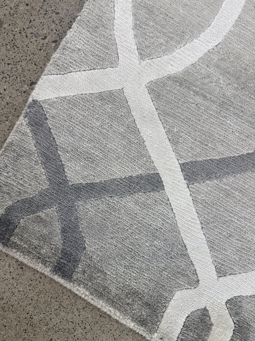 2'x3' 100% Wool Nepali Hand Knotted Area Rug