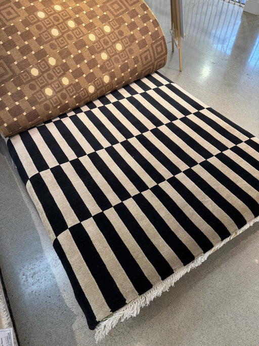 5'x8' Hand-Knotted Nepali Beige/Black Area Rug – KB Rugs