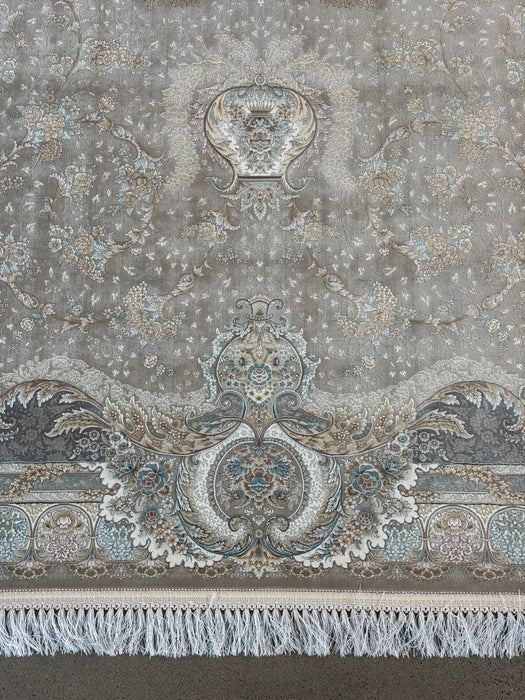 Luxury Persian Machine-Made Rug – Silver Grey / Soft Blue Medallion – 7' x 10'