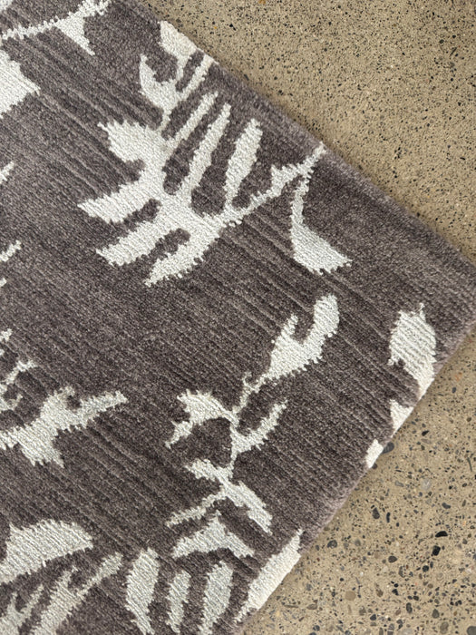 2'x3' 100% Wool Nepali Hand Knotted Area Rug