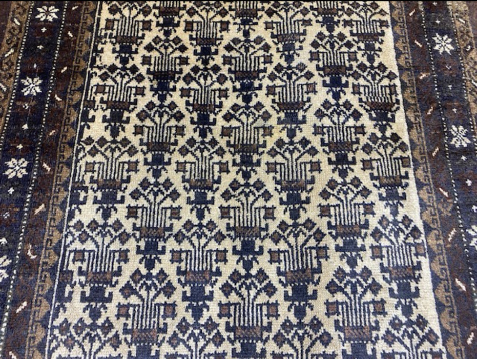 3’3” × 5’9” Hand-Knotted Baluch Wool Rug – Ivory & Indigo Geometric Motif