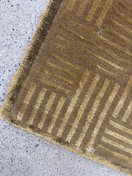 2'x3' 100% Wool Nepali Hand Knotted Area Rug