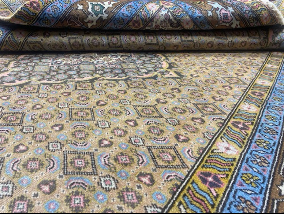 6’6” × 9’4” Hand-Knotted Persian Wool Rug – Beige & Blue Diamond Medallion