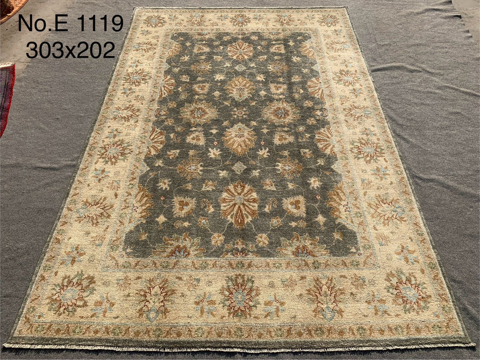 6’6 x 9’4 Afghan Chobi Handmade Wool Rug – Grey & Ivory