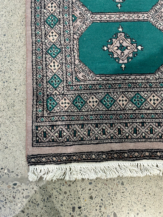 2'8" x 12'7" Bukhara 100% hand-knotted Wool