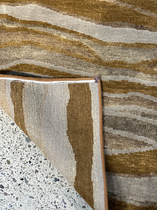 2'8" x 14'6" Nepali 100 % Wool Hand-knotted