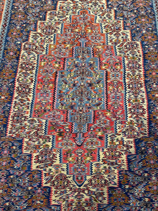 4'11" x 7'11" 100% Wool Hand-Knotted Killim
