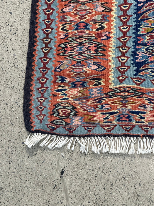 4'11" x 7'11" 100% Wool Hand-Knotted Killim