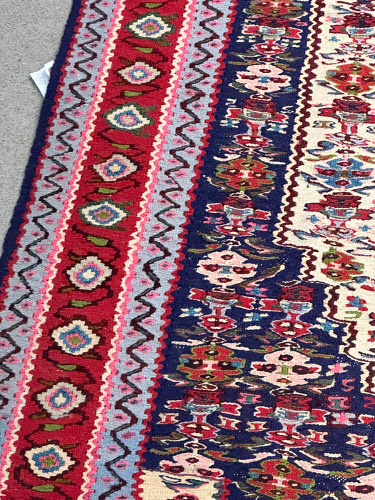 4'8" x 8' 100% Wool Hand-Knotted Killim