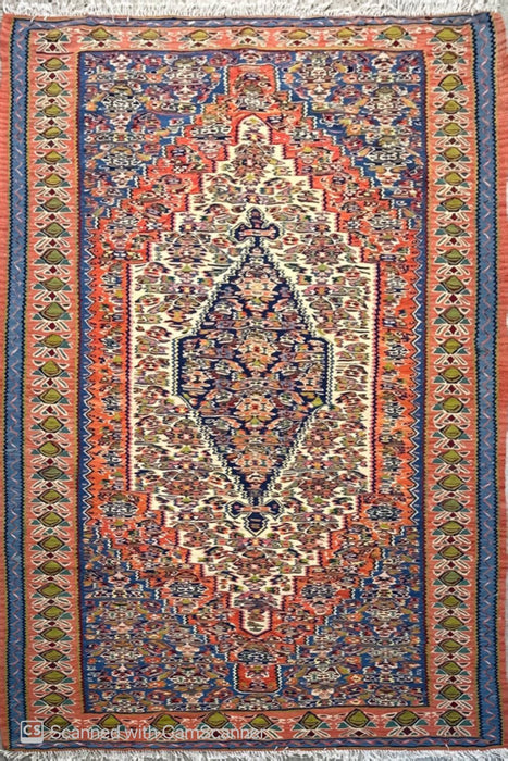 4'9" x 7'8" 100% Wool Hand-Knotted Killim