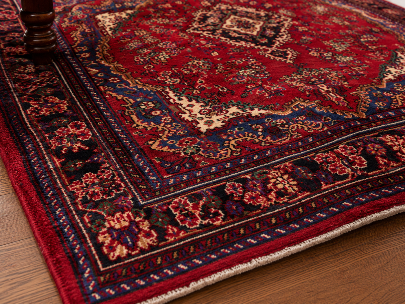 9'10" x 6'8" Handmade Persian Wool Rug wool texture and pattern detail