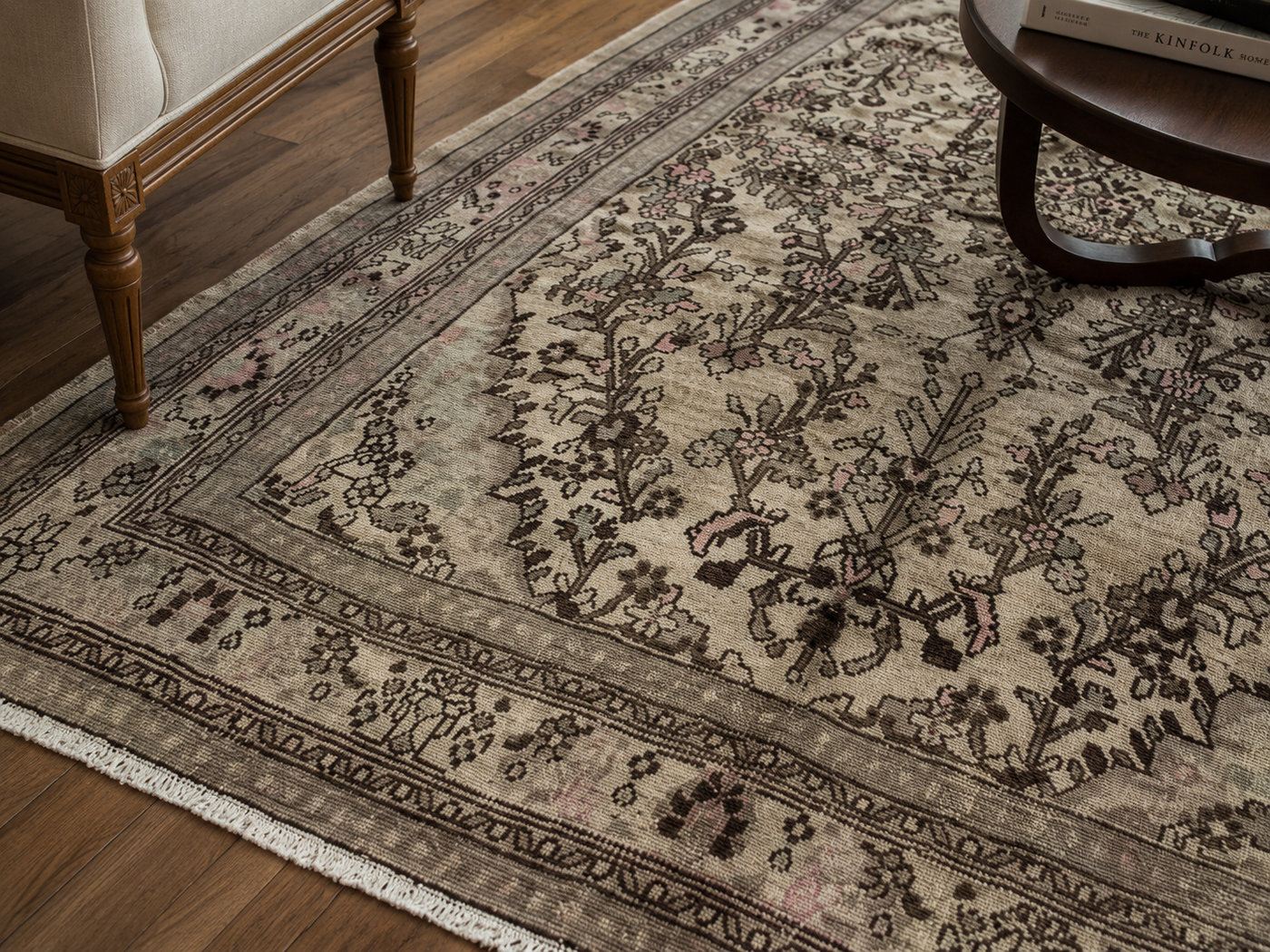 9'10" x 6'11" Handmade Persian Wool Rug wool texture and pattern detail